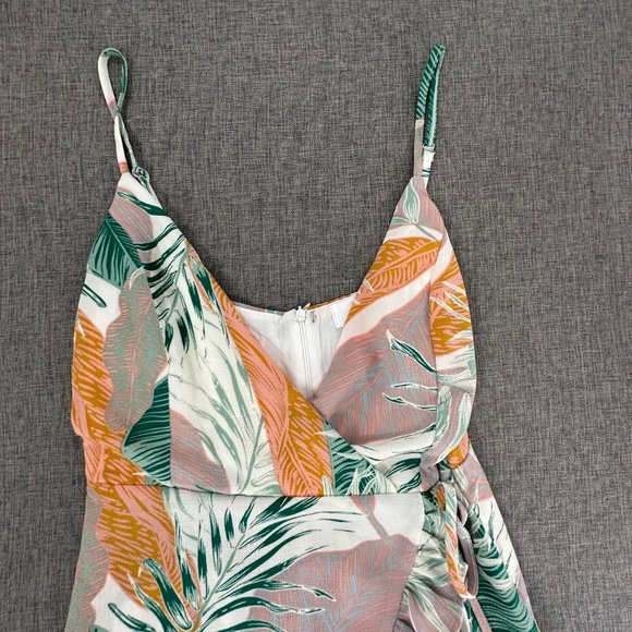 MOD On Trend Floral‎ Wrap Romper  V-Neck Ruffled Trim Spaghetti Straps Medium - Picture 2 of 16